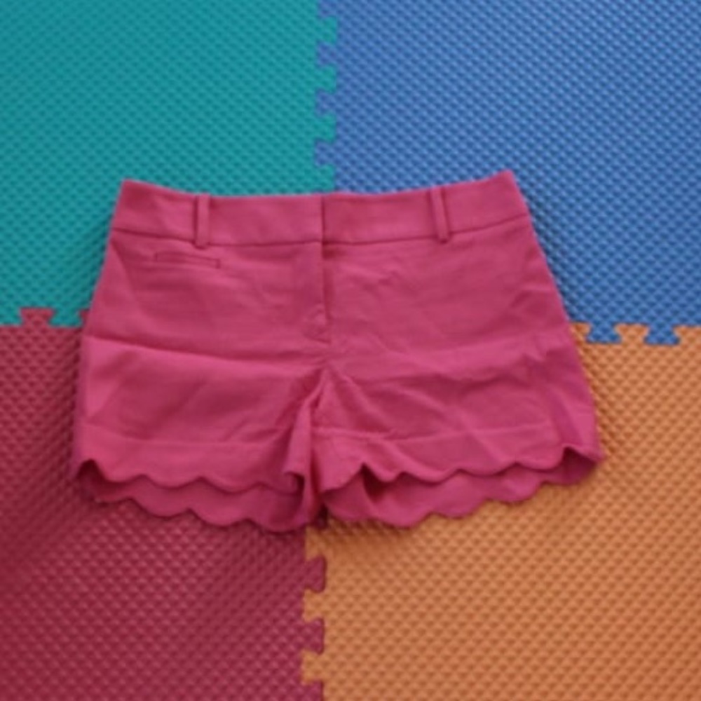 Ann Taylor Loft scallop pink shorts